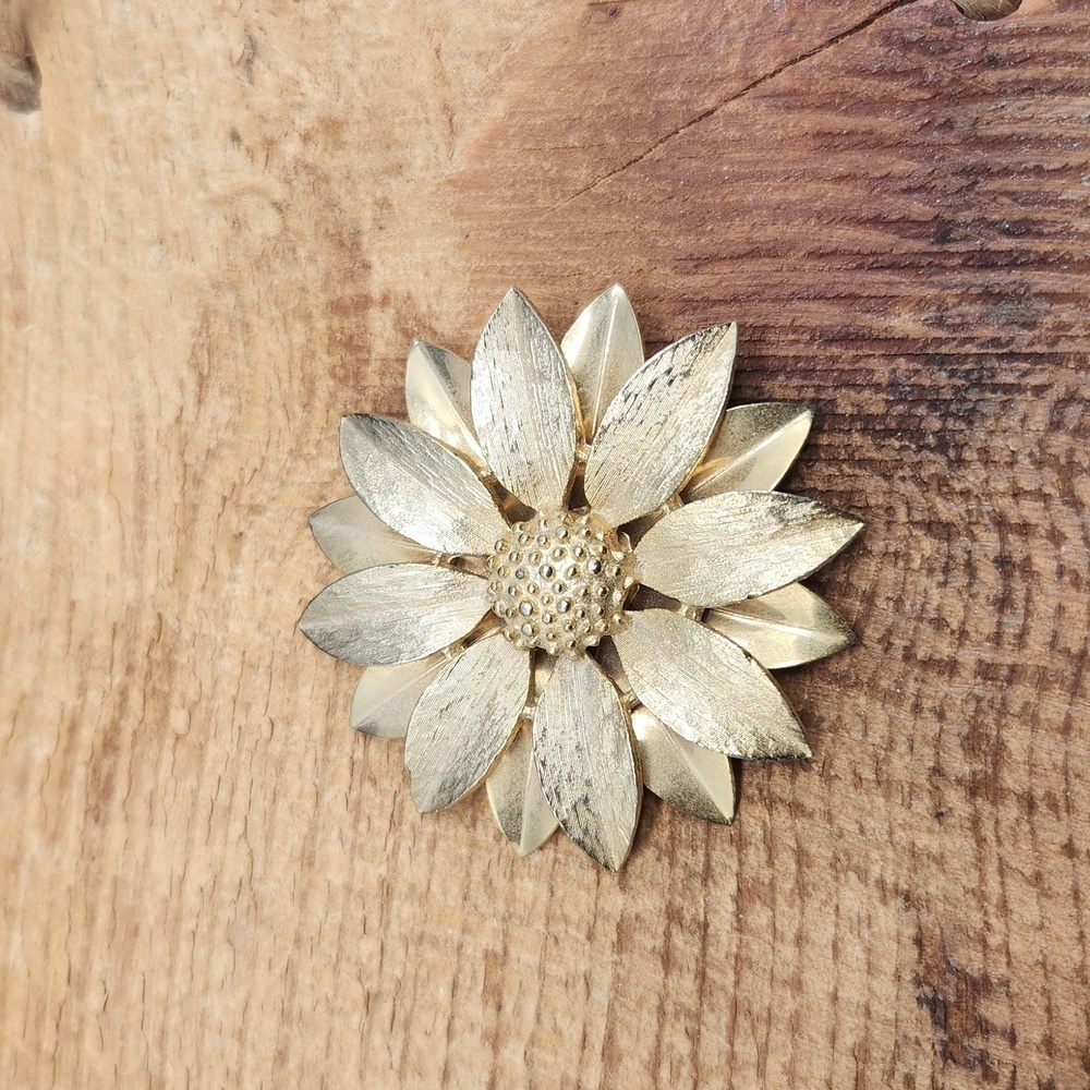 Vintage Sarah Coventry‎ Gold Tone Sunflower Brooch Earrings Set - Picture 3 of 9